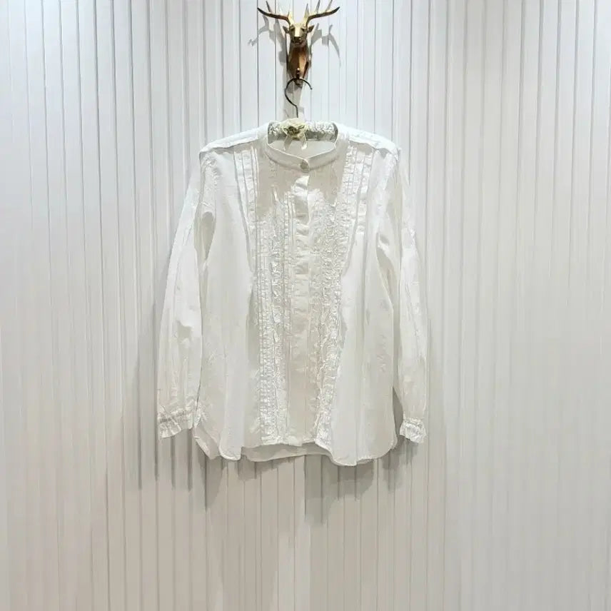 [BUNJANG] AtG Frill &amp; Shirring Color-Block Blouse / AtG 프릴&amp;셔링 배색 블랏 (55/F)