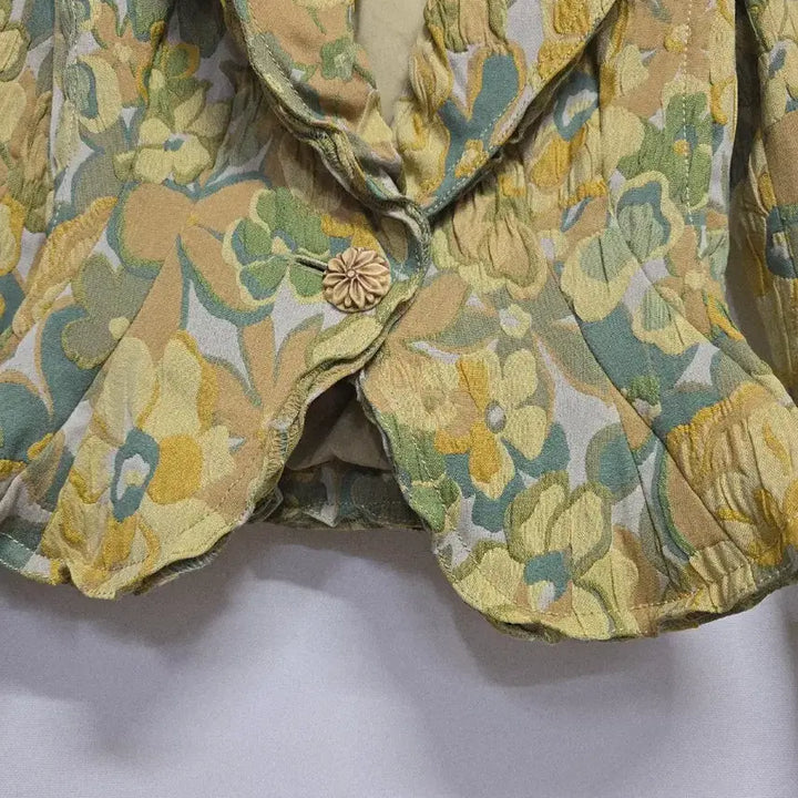[BUNJANG] Ozscecon Object Flower Short Jacket / 오즈세컨 오브제 플라워 자켓 숏 자켓