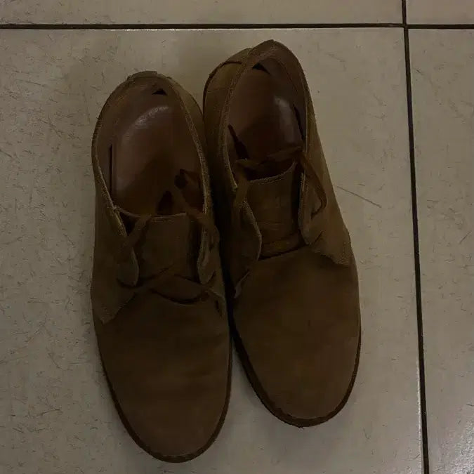 [BUNJANG] Astorflex Greenflex Whiskey Size 41 / 아스토플렉스 그린플렉스 위스키 41