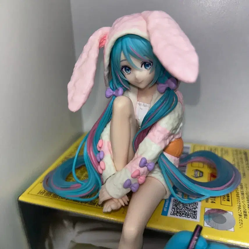 [BUNJANG] Hatsune Miku Rabbit Ear Pajamas Noodle Stopper Figure / 미쿠 토끼귀 파자마 누들스토퍼 피규어