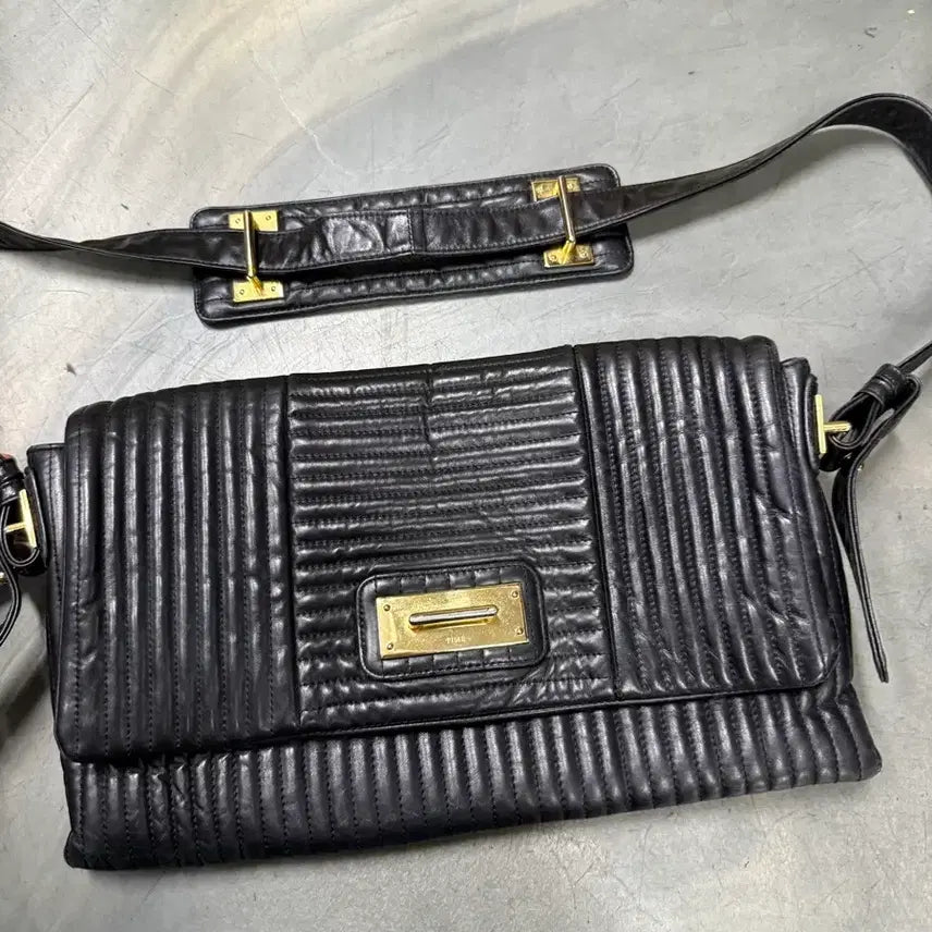 [BUNJANG] Time Leather Crossbody Bag / 타임 크로스백