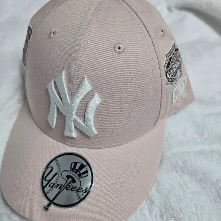 [BUNJANG] MLB Signature All Over Patch Structured Ball Cap / MLB 시그니처 올오버 패치 스트럭처 볼캡
