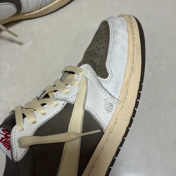 [BUNJANG] Nike Air Jordan 1 x Travis Scott Retro Low OG SP Sail Ridgerock / 정품)조던 1 x 트래비스 스캇 레트로 로우 OG SP 세일 앤 리저록
