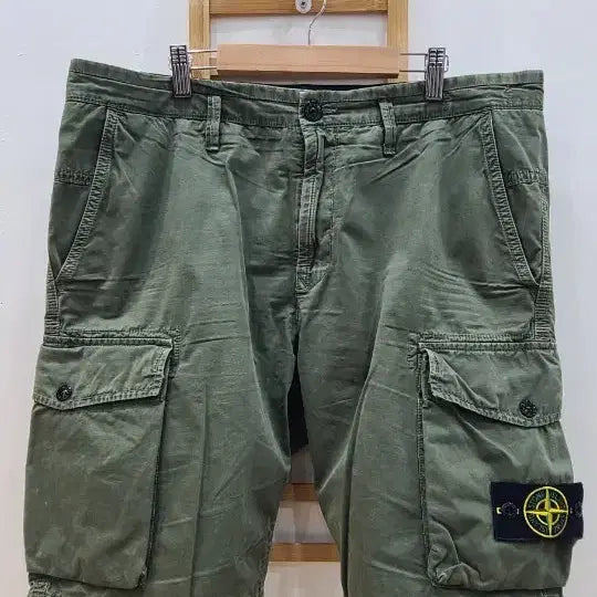 [BUNJANG] Stone Island Cargo Shorts Olive Green / 스톤아일랜드 카고 반바지 올리브그린34~36
