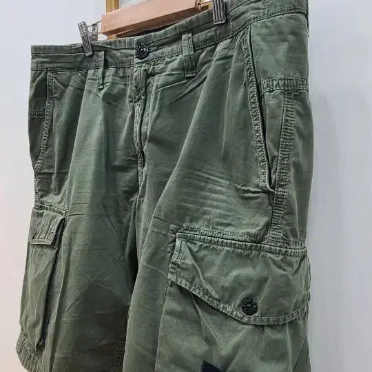 [BUNJANG] Stone Island Cargo Shorts Olive Green / 스톤아일랜드 카고 반바지 올리브그린34~36