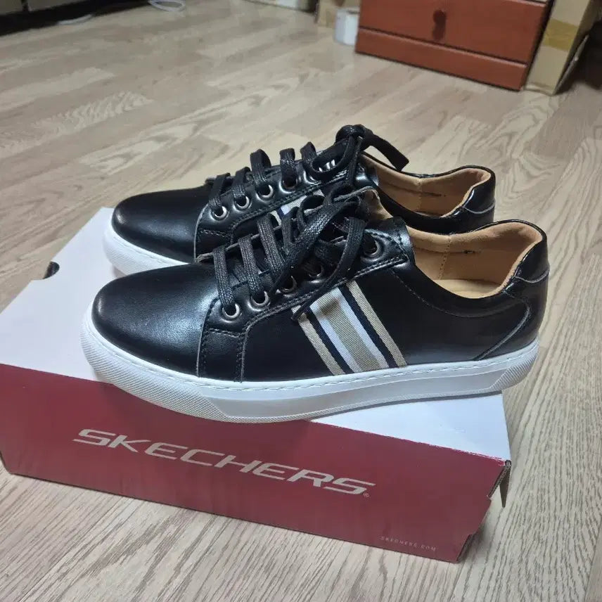 [BUNJANG] Esquire Sneakers Shoes (Set of 2) / 에스콰이어 스니커즈 구두 개 250