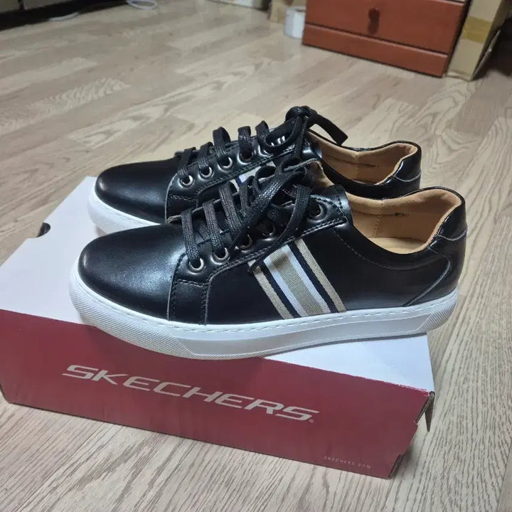 [BUNJANG] Esquire Sneakers Shoes (Set of 2) / 에스콰이어 스니커즈 구두 개 250