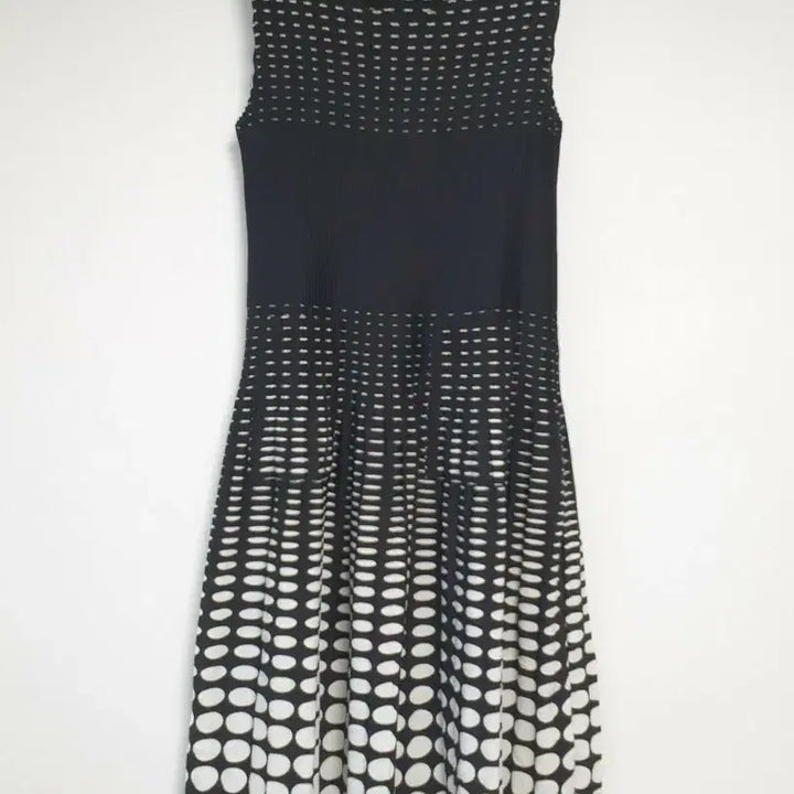 [BUNJANG] Black Dot Sleeveless Midi Dress / 블랙 도트 패턴 민소매 원피스