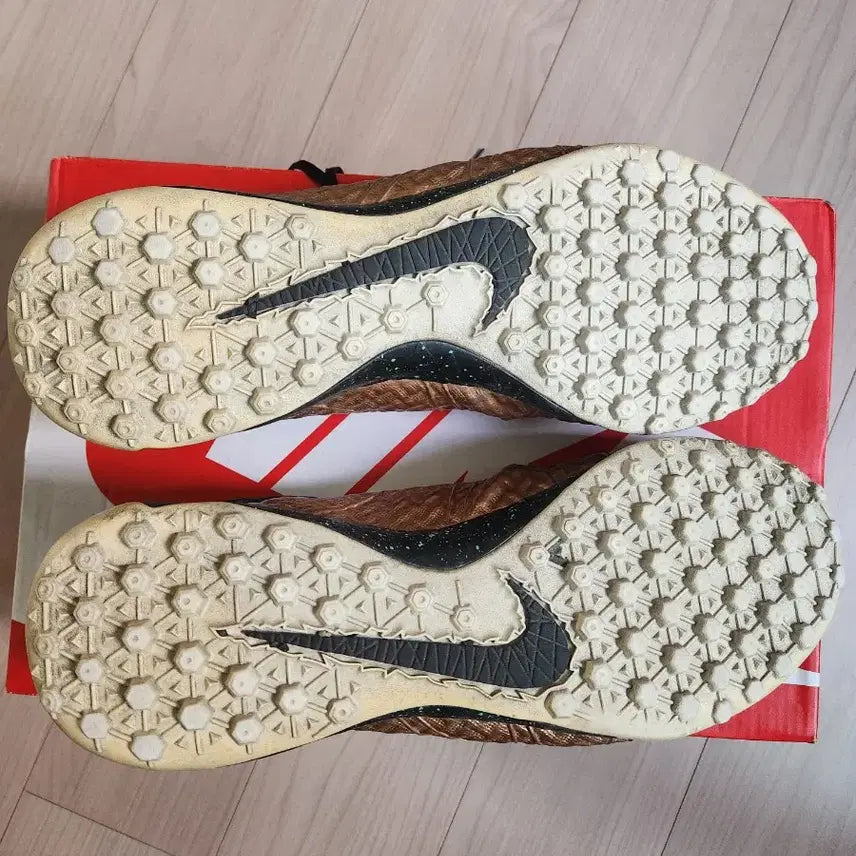 [BUNJANG] Nike Hypervenom TF Futsal Shoes / 나이키 하이퍼베놈 tf