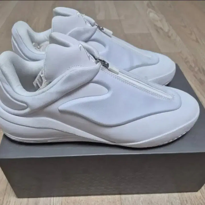 [BUNJANG] Shai 001 White Sneakers / Shai 001 화이트 270