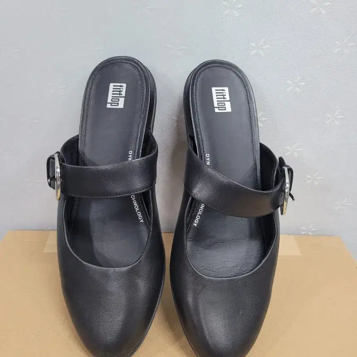 [BUNJANG] Fitflop Black Leather Mule Slippers - Women&