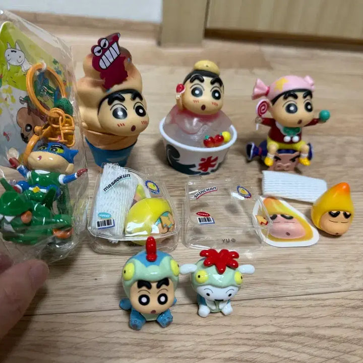 [BUNJANG] Crayon Shin-chan Figure Keychain Set / 짱구 피규어 키링 세트 새제품