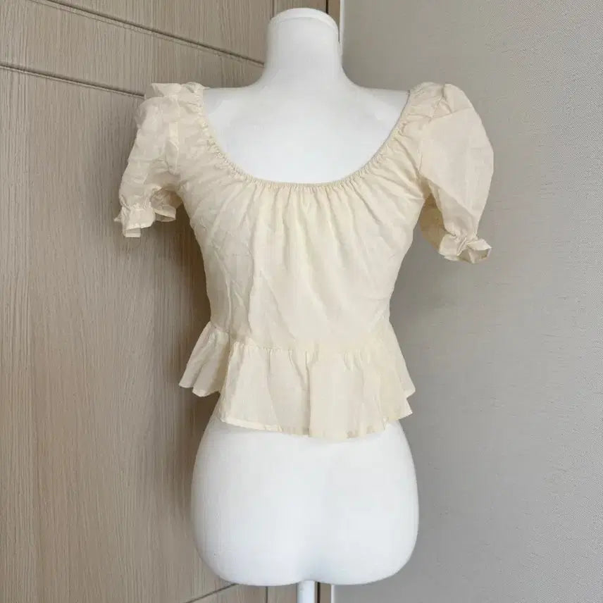 [BUNJANG] Puff Blouse with Shirring and Ribbon Detail / 새상품) 퍼프 블라우스 셔링 리본