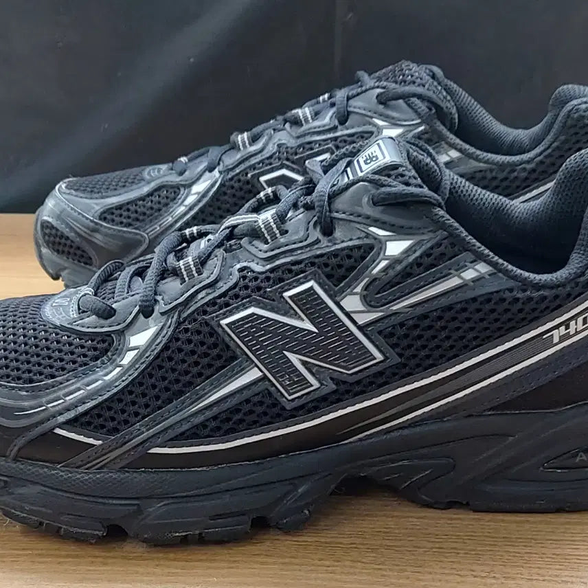 [BUNJANG] New Balance 740 Walking Shoes Sneakers (275mm) / 뉴발란스 740 / 275mm 운동화/워킹화/스니커즈. BK. -A