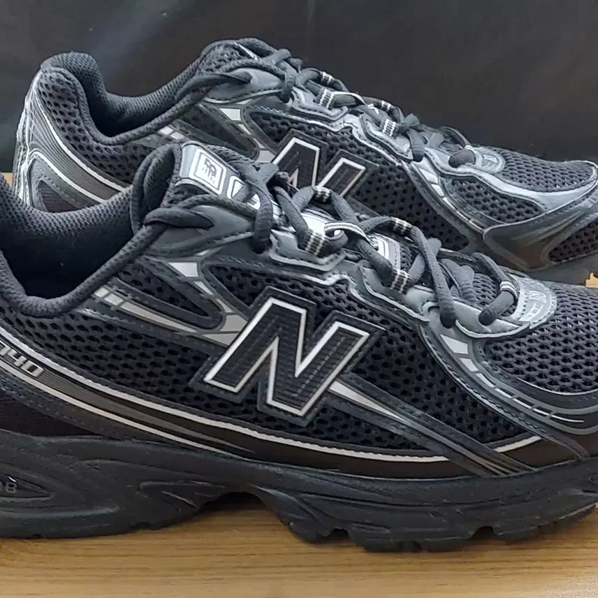 [BUNJANG] New Balance 740 Walking Shoes Sneakers (275mm) / 뉴발란스 740 / 275mm 운동화/워킹화/스니커즈. BK. -A