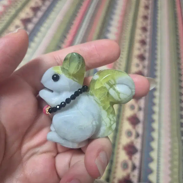 [BUNJANG] Natural Namjeong Stone Squirrel Carving - Interior/Collectible Item / 천연 남정옥 다람쥐 카빙 (인테리어/수집용)