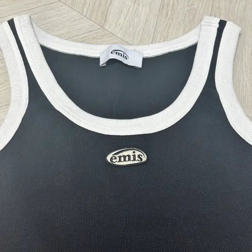 [BUNJANG] Emis Sleeveless Top / 이미스 민소매티(정가 48,000원)