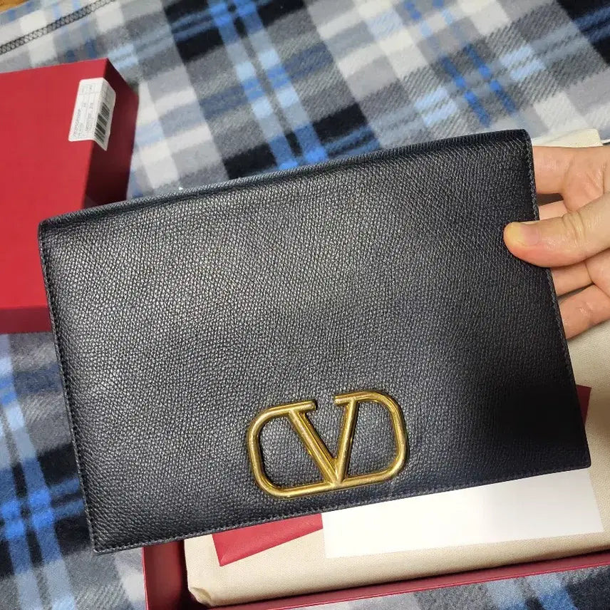 [BUNJANG] Valentino V Logo Clutch Bag / 발렌티노 v브이로고 클러치백