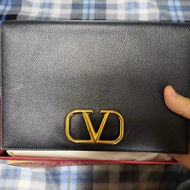 [BUNJANG] Valentino V Logo Clutch Bag / 발렌티노 v브이로고 클러치백