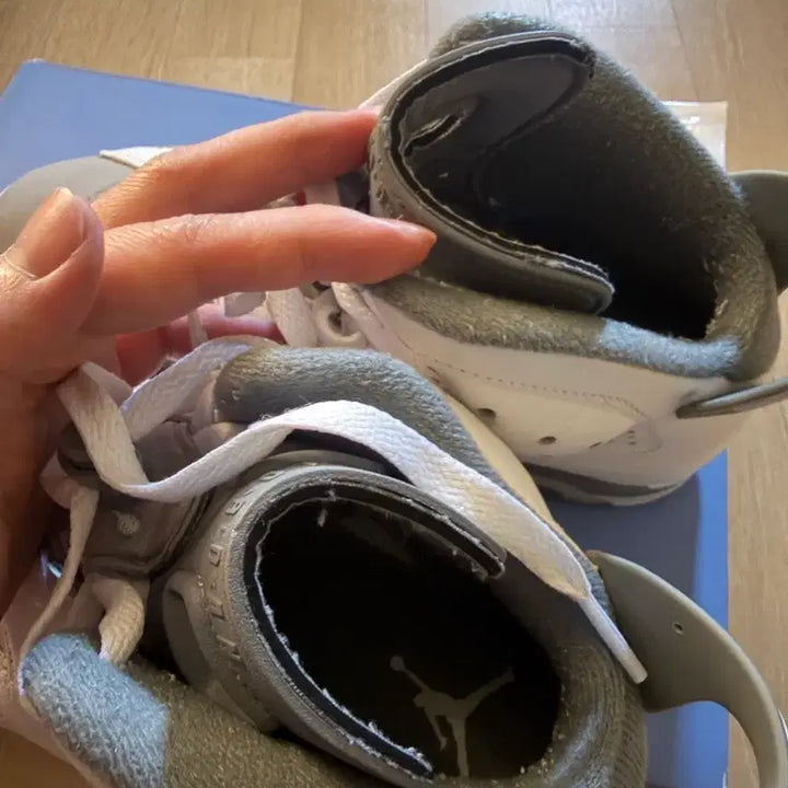 [BUNJANG] Nike Air Jordan 6 Retro White/Grey Basketball Shoes / 나이키 에어 조던 6 레트로 화이트/그레이