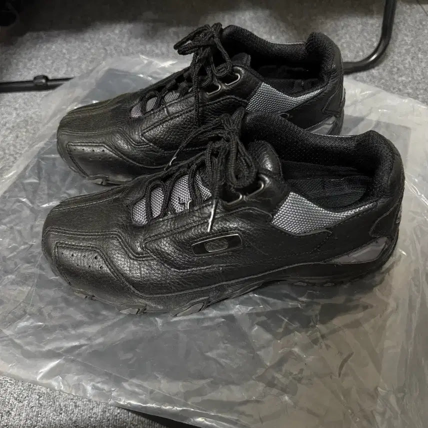 [BUNJANG] Oakley Sneakers Black / 오클리 신발 270