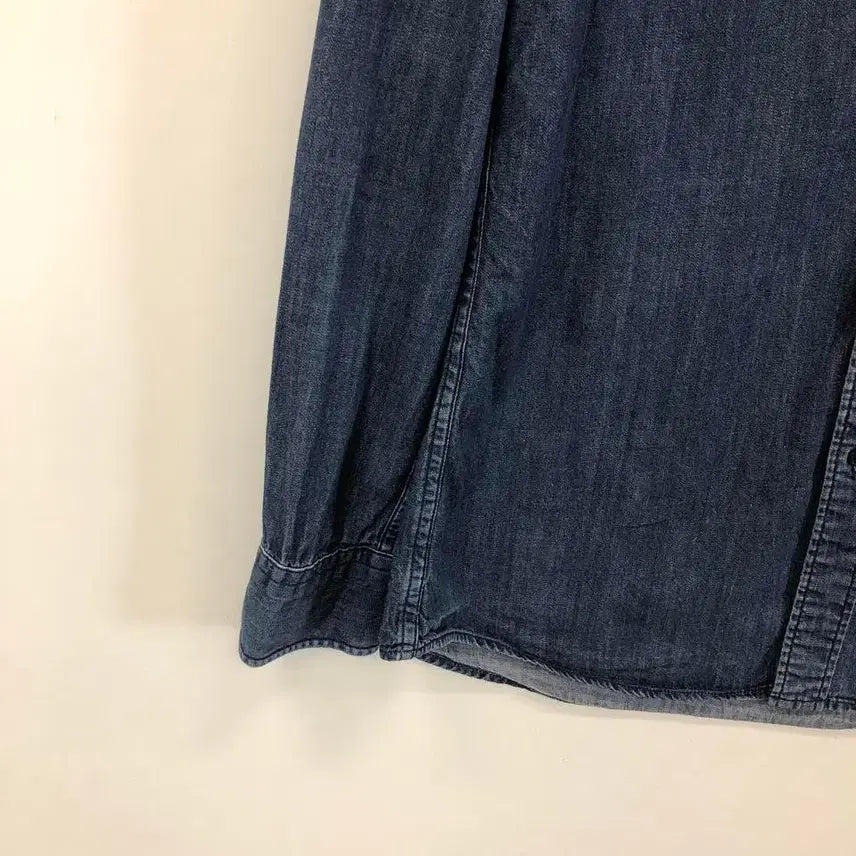 [BUNJANG] Uniqlo Dark Wash Denim Shirt (M) / 유니클로 진청 데님셔츠 M