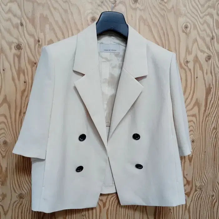[BUNJANG] VOV 23SS Double Button 5-Part Cropped Jacket / VOV 23SS 더블버튼 5부 크롭 쟈켓