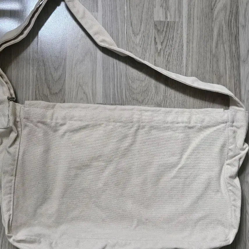[BUNJANG] Yale Ivory Canvas Messenger Bag / 예일 YALE 아이보리 캔버스 메신저백