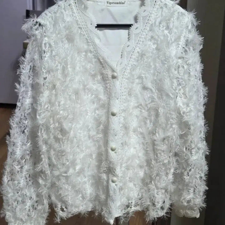 [BUNJANG] Feather V-Neck Blouse / 깃털 블라우스