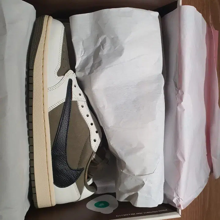 [BUNJANG] Jordan 1 Travis Scott Reverse Olive (270) / [나코탭][택포][270]조던1 트레비스 스캇 리버스올리브팝니다