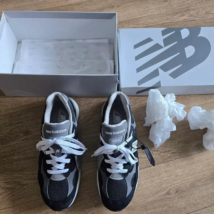 [BUNJANG] New Balance 992 Made in USA Core Black Grey U992BK Sneakers (Size 260) / 뉴발 992 블랙그레이 260 새제품 팝니다