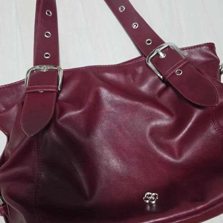 [BUNJANG] Hireri Bibi Buckle Shoulder Bag Burgundy / 히어리 비비 버클 숄더백 버건디