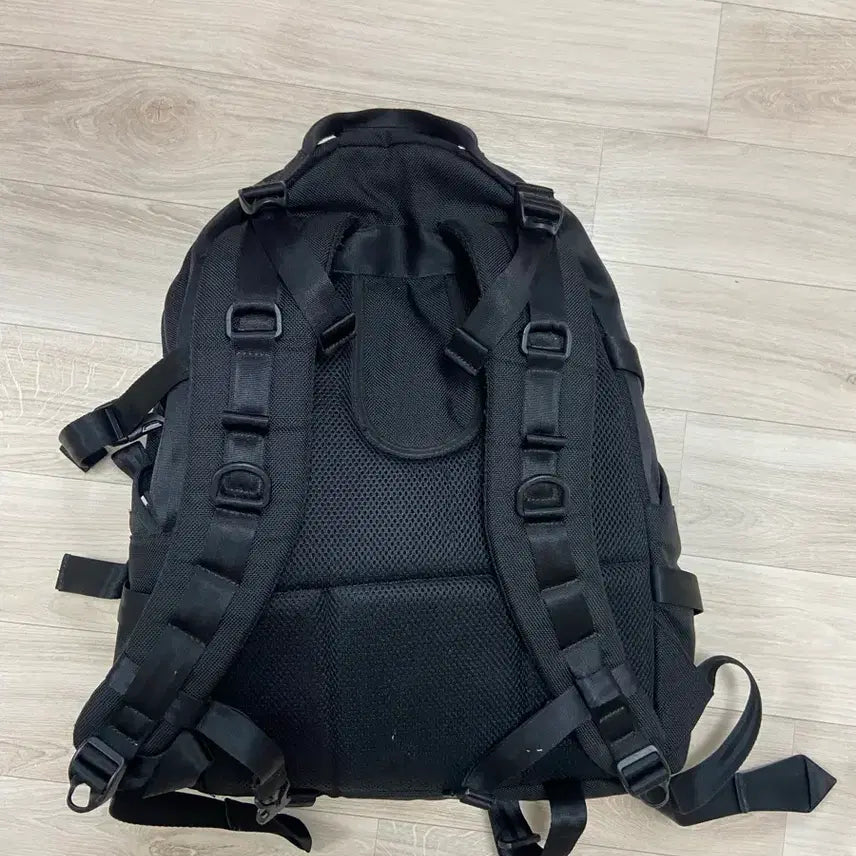 [BUNJANG] New Era Carrier Backpack / 뉴에라 캐리어 백팩