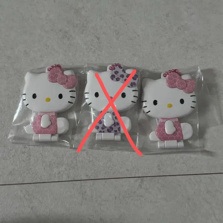 [BUNJANG] Hello Kitty Mirror Collection Keychain (Sealed) / 헬로키티 키티 미러컬렉션 새상품 미개봉 키링
