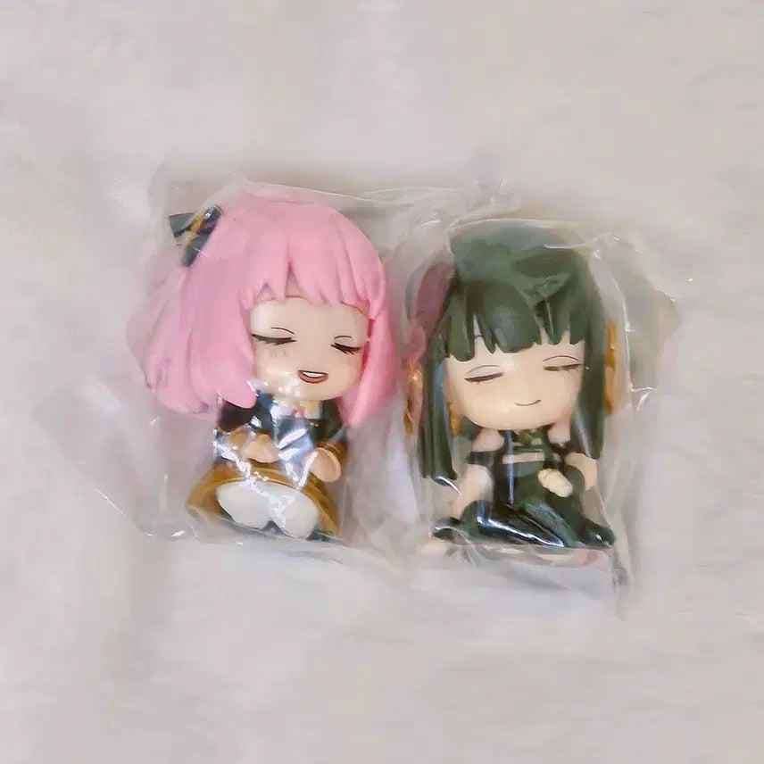 [BUNJANG] Spy x Family Anya &amp; Yor Shoulder Hugger Gacha Figures / 스파이 패밀리 어깨쿵 아냐, 요르 가챠 피규어