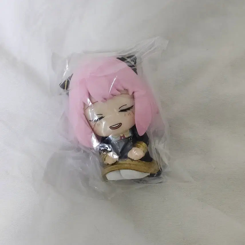 [BUNJANG] Spy x Family Anya &amp; Yor Shoulder Perching Gacha Figures Set / 스파이 패밀리 어깨쿵 아냐, 요르 가챠 피규어