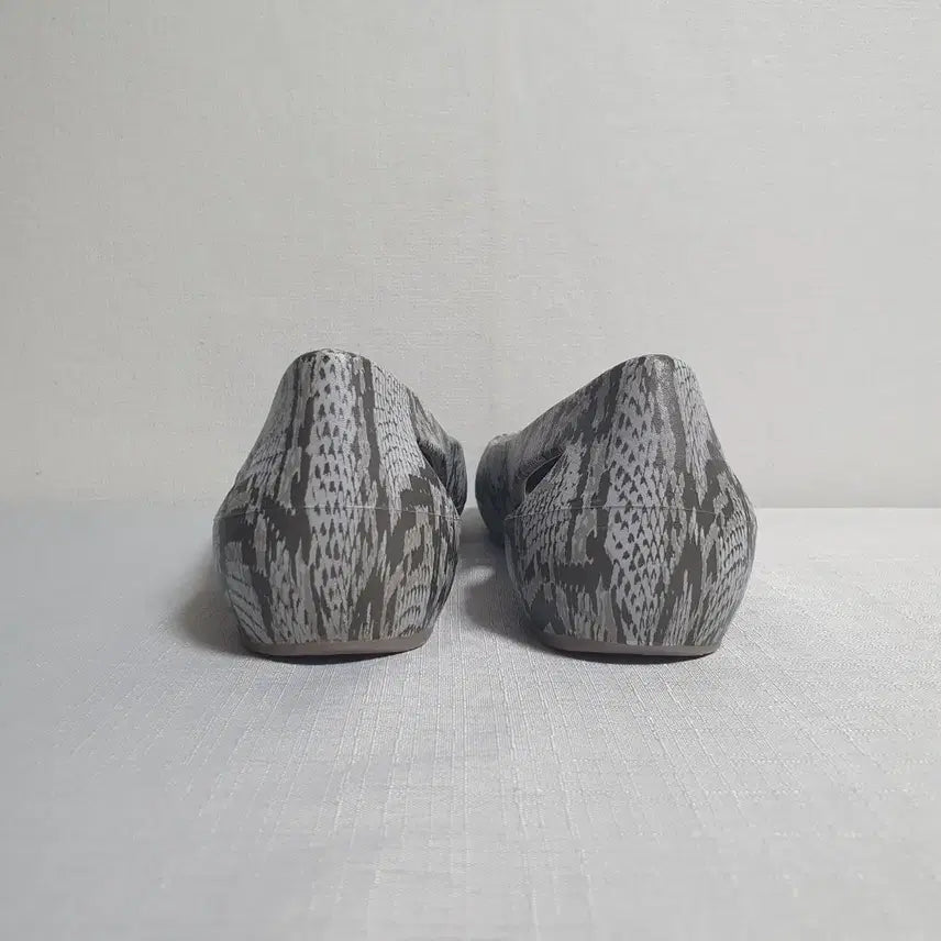 [BUNJANG] Crocs Sloane Graphic Flat Shoes Mushroom / 230mm 크록스 슬론 그래픽 플랫슈즈 머쉬룸