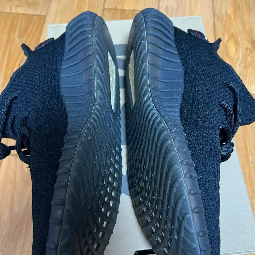 [BUNJANG] Adidas Yeezy Boost 350 V2 Black / 아디다스 이지부스트 350 V2 블랙