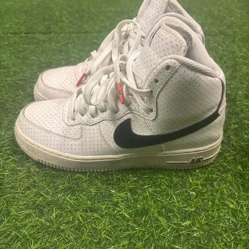 [BUNJANG] Nike Air Force 1 High White/Black Sneakers / 나이키 에어포스1 하이 흰/검