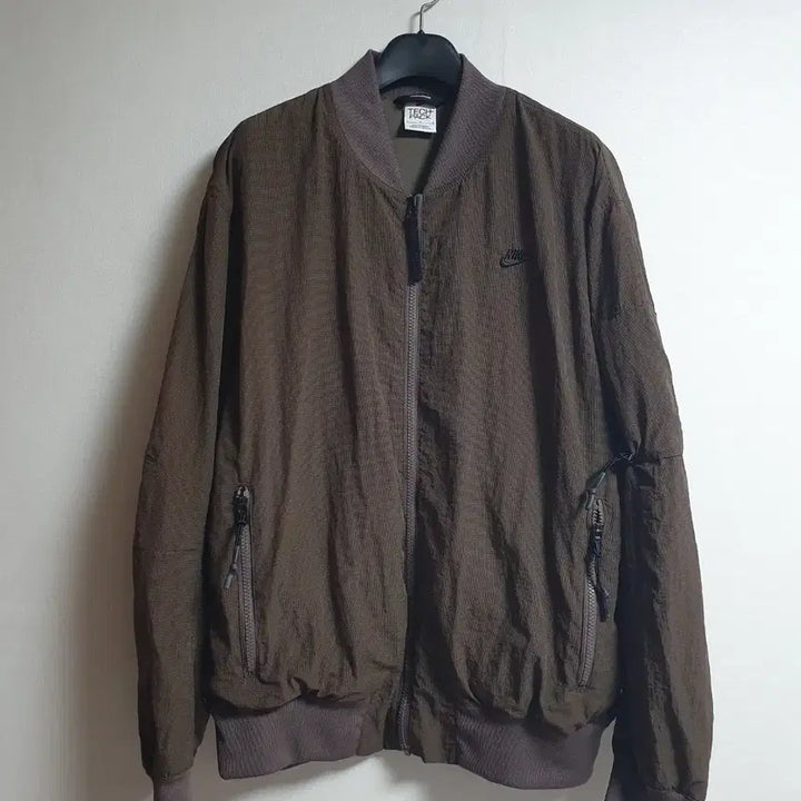 [BUNJANG] Nike Tech Pack Woven Bomber Jacket Brown L / 나이키 테크팩 우븐 봄버 자켓 브라운 L