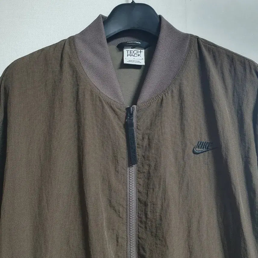 [BUNJANG] Nike Tech Pack Woven Bomber Jacket Brown L / 나이키 테크팩 우븐 봄버 자켓 브라운 L