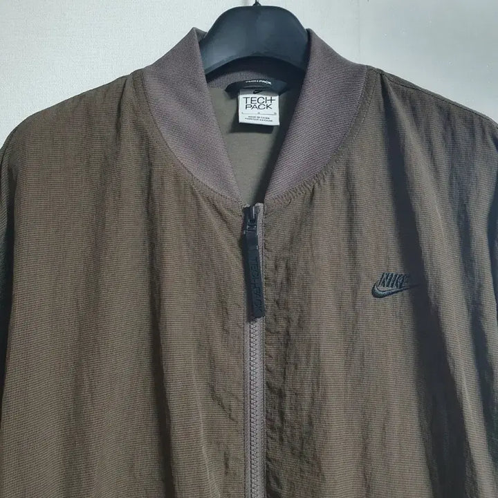 [BUNJANG] Nike Tech Pack Woven Bomber Jacket Brown L / 나이키 테크팩 우븐 봄버 자켓 브라운 L
