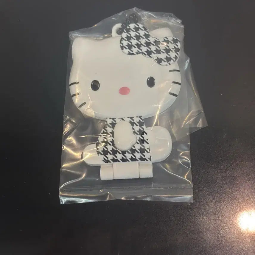 [BUNJANG] Hello Kitty Mirror Collection Keychain / 헬로키티 미러컬렉션 키링