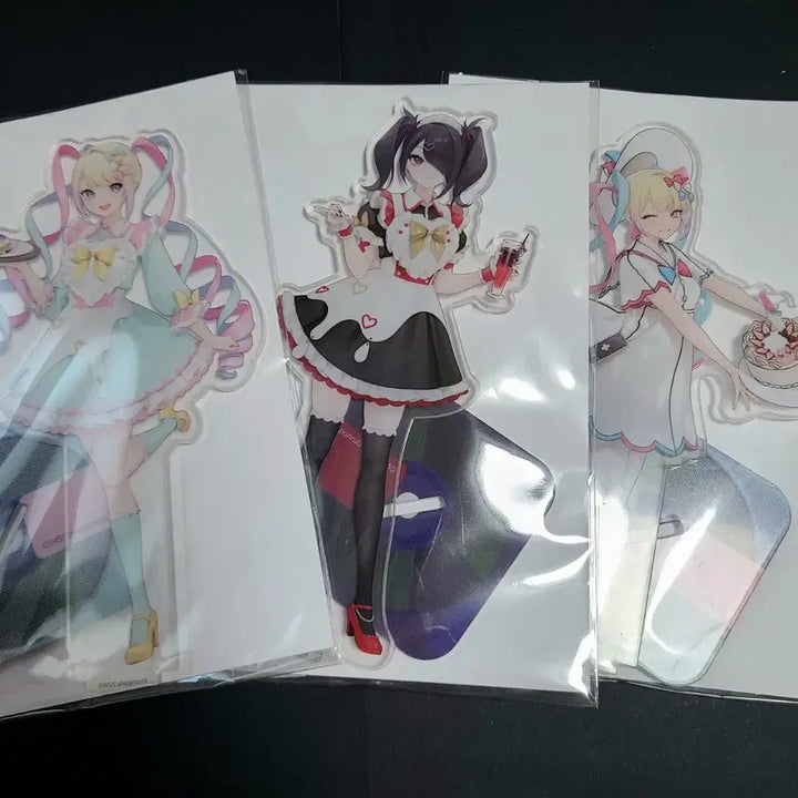 [BUNJANG] NeedGirl Pop-up Cafe Collaboration Acrylic Stand (Sealed, Set of 3) / 니디걸 팝업 콜라보 카페 아크릴 스탠드 미개봉 3종