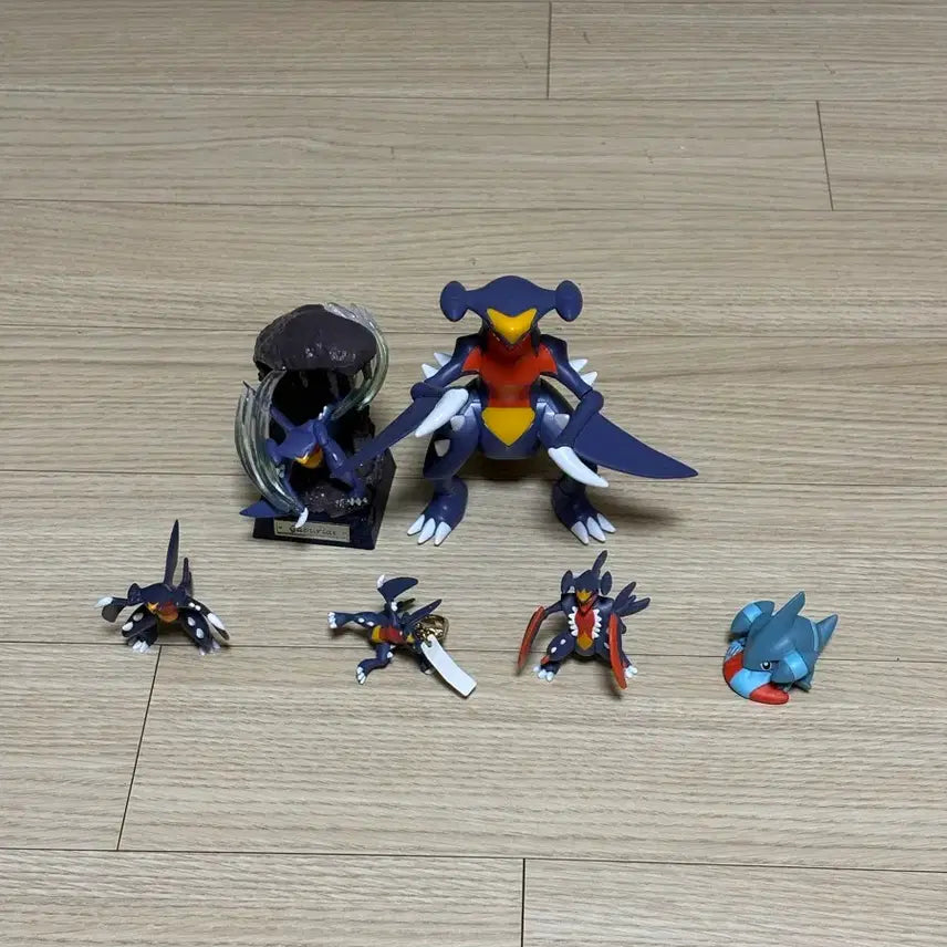 [BUNJANG] Garchomp Figure Set / 한카리아스 피규어 세트