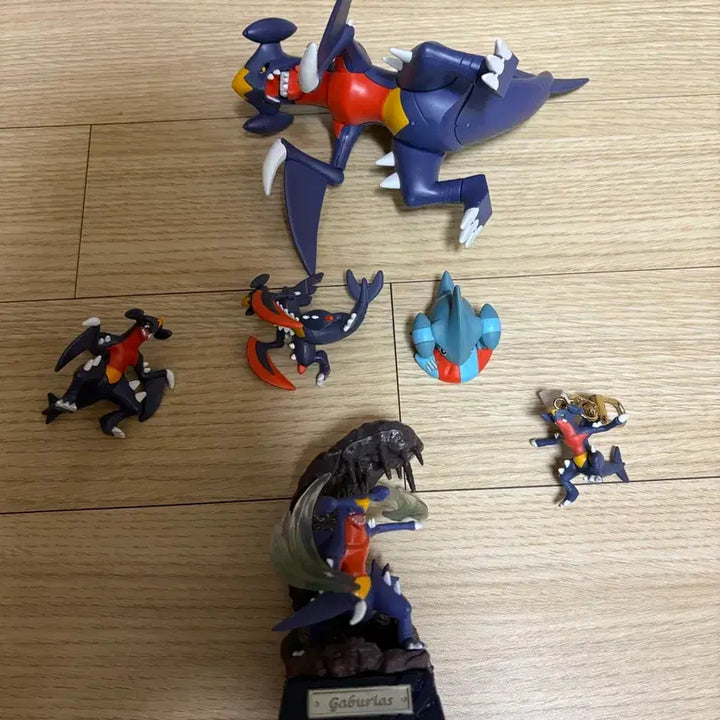 [BUNJANG] Garchomp Figure Set / 한카리아스 피규어 세트