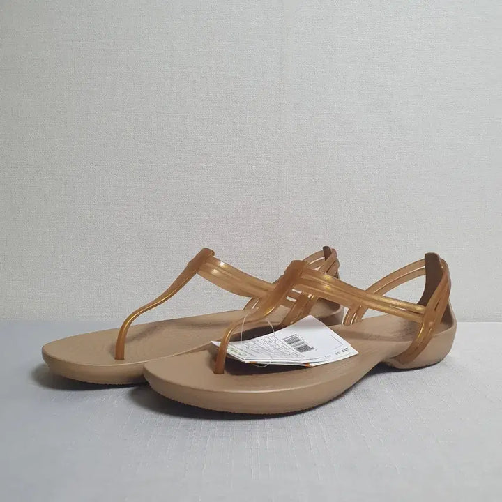[BUNJANG] Crocs Isabella T-Strap Sandals / 미사용 크록스 여성 샌들 이사벨라 T스트랩 202467-854 250mm