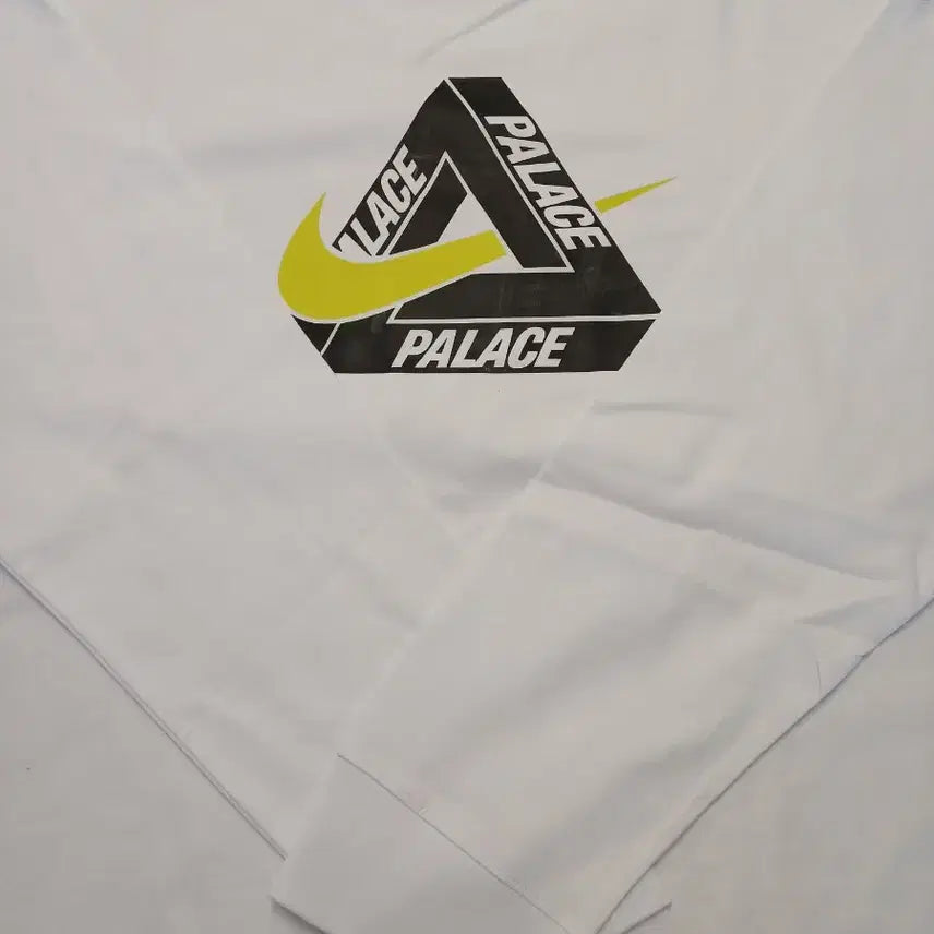 [BUNJANG] Nike x Palace White Long-Sleeve T-Shirt Size 110 / 나이키 x 팔라스 화이트 긴팔 티셔츠 110