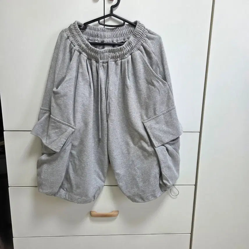 [SOLD OUT] 그레이 버뮤다팬츠 프리사이즈