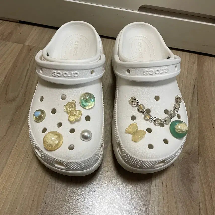 [SOLD OUT] 크록스 클래식 플랫폼 클로그 화이트 230 W6
